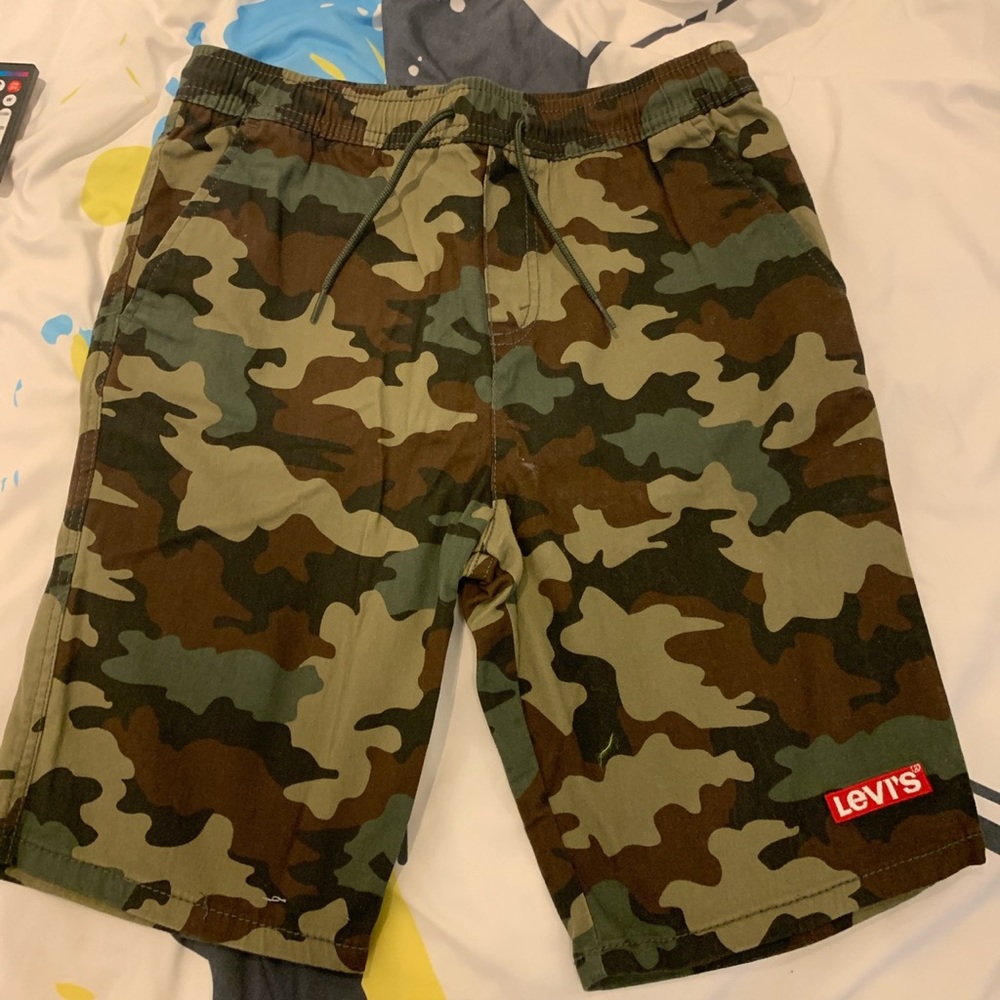 Levis Camouflaged Shorts